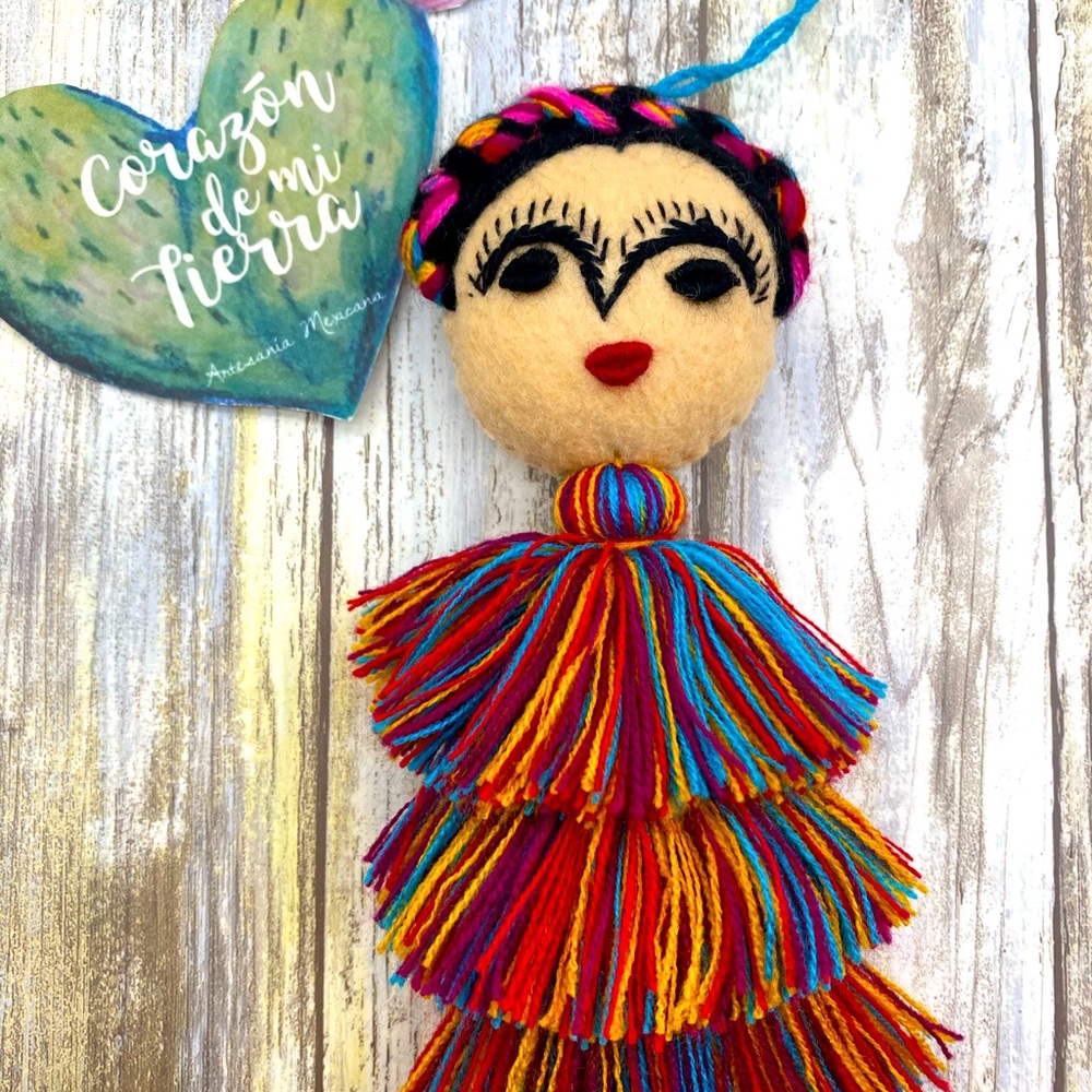 Frida Tassel - Picture 3 of 6